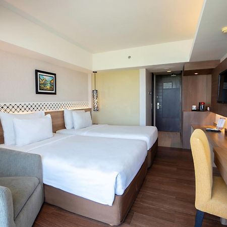Готель Ramada By Wyndham Bali Sunset Road Kuta Семіньяк Екстер'єр фото
