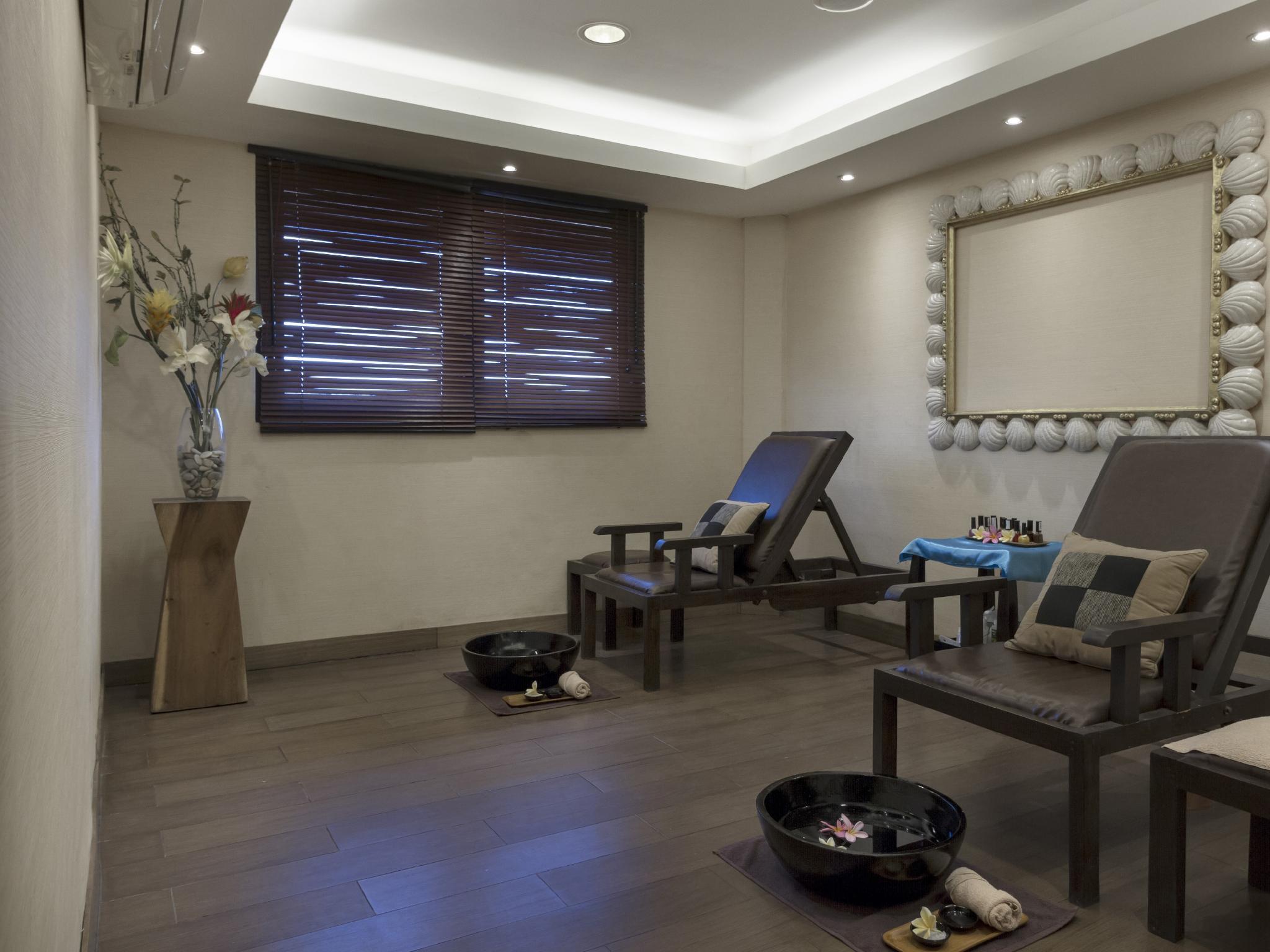 Готель Ramada By Wyndham Bali Sunset Road Kuta Семіньяк Екстер'єр фото