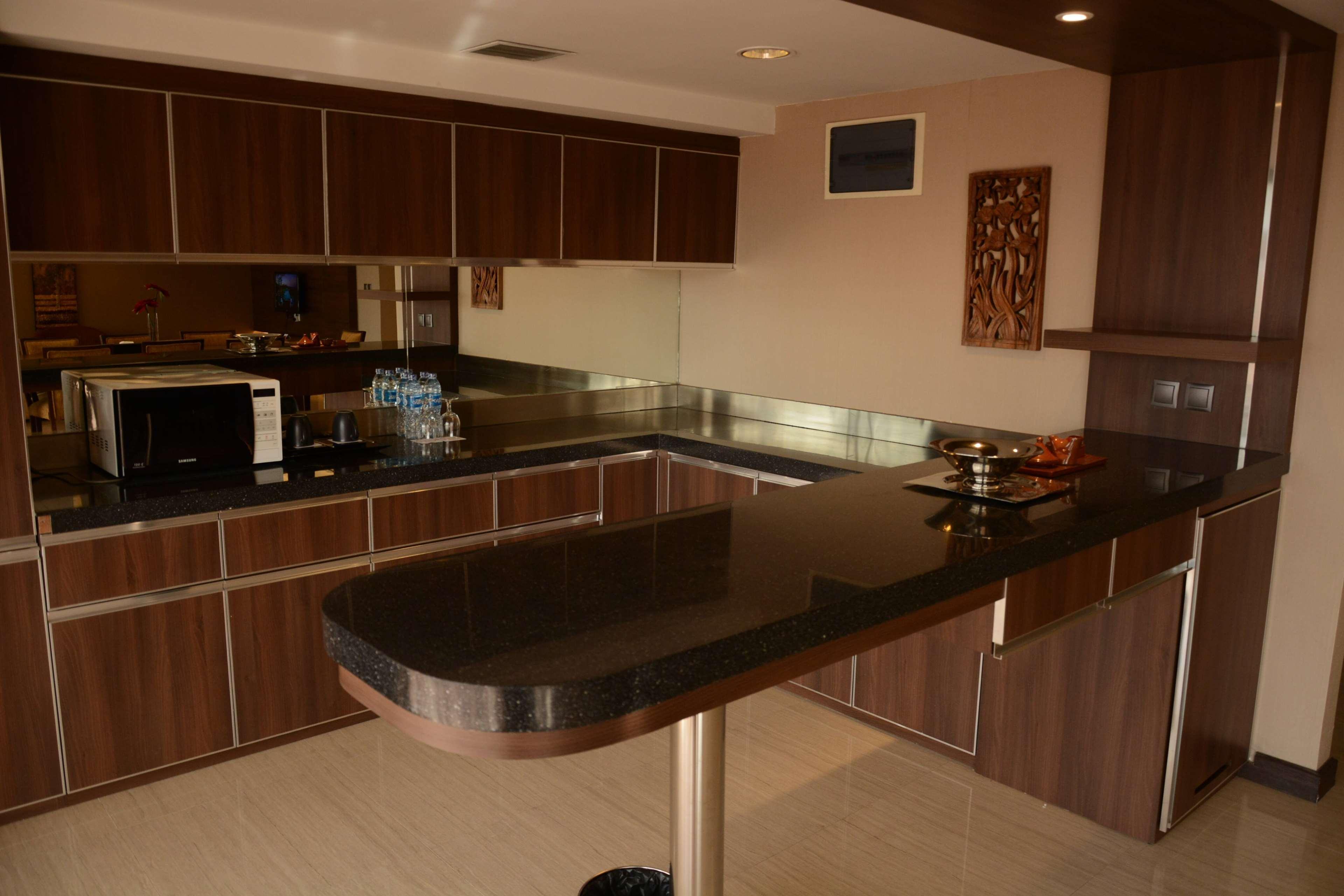 Готель Ramada By Wyndham Bali Sunset Road Kuta Семіньяк Екстер'єр фото