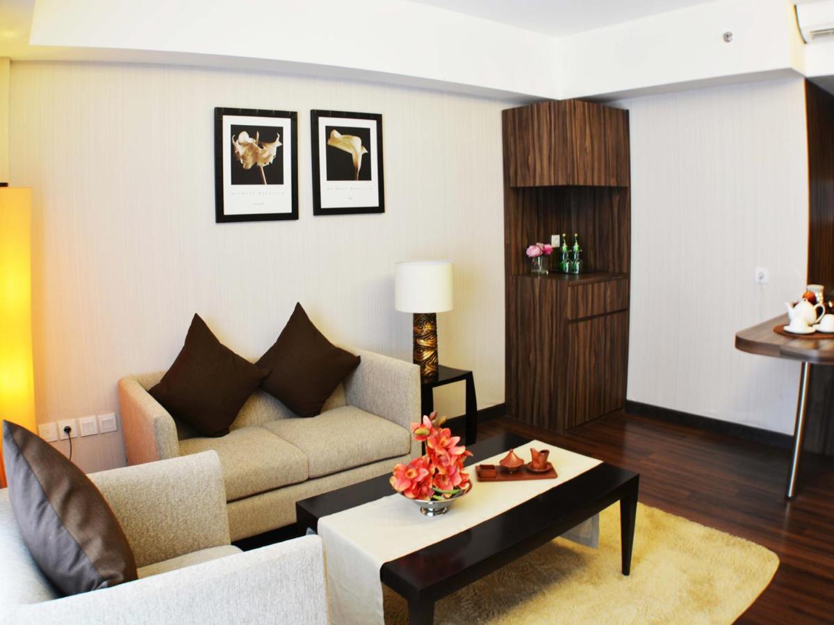 Готель Ramada By Wyndham Bali Sunset Road Kuta Семіньяк Екстер'єр фото
