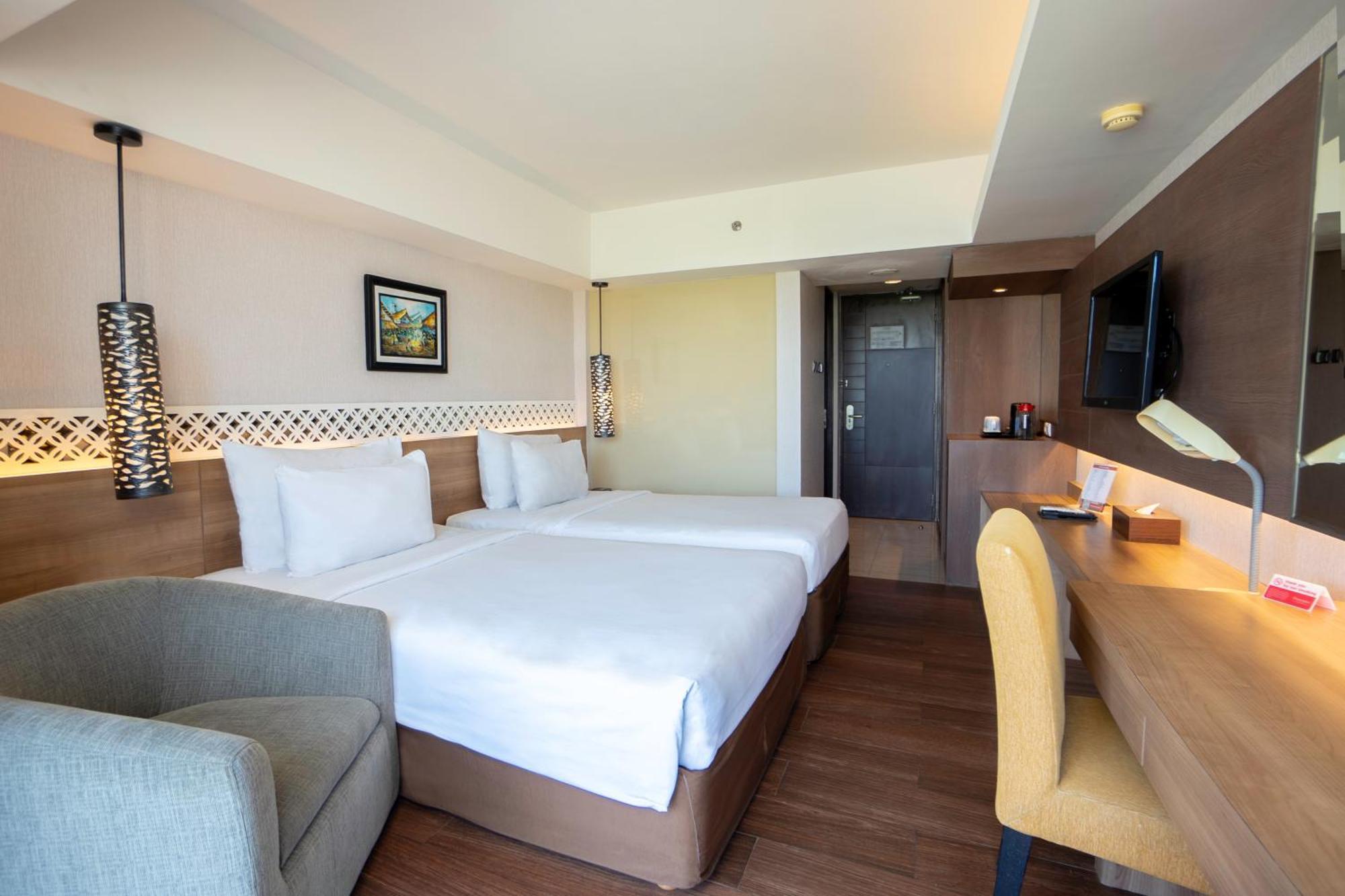 Готель Ramada By Wyndham Bali Sunset Road Kuta Семіньяк Екстер'єр фото