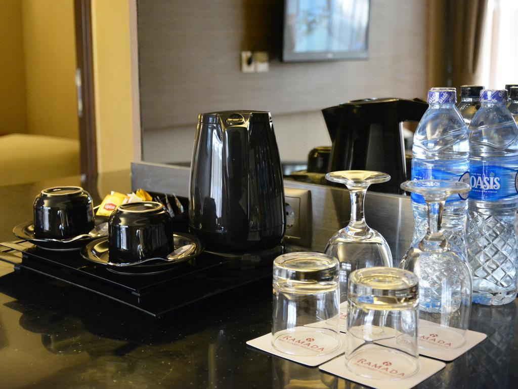 Готель Ramada By Wyndham Bali Sunset Road Kuta Семіньяк Екстер'єр фото
