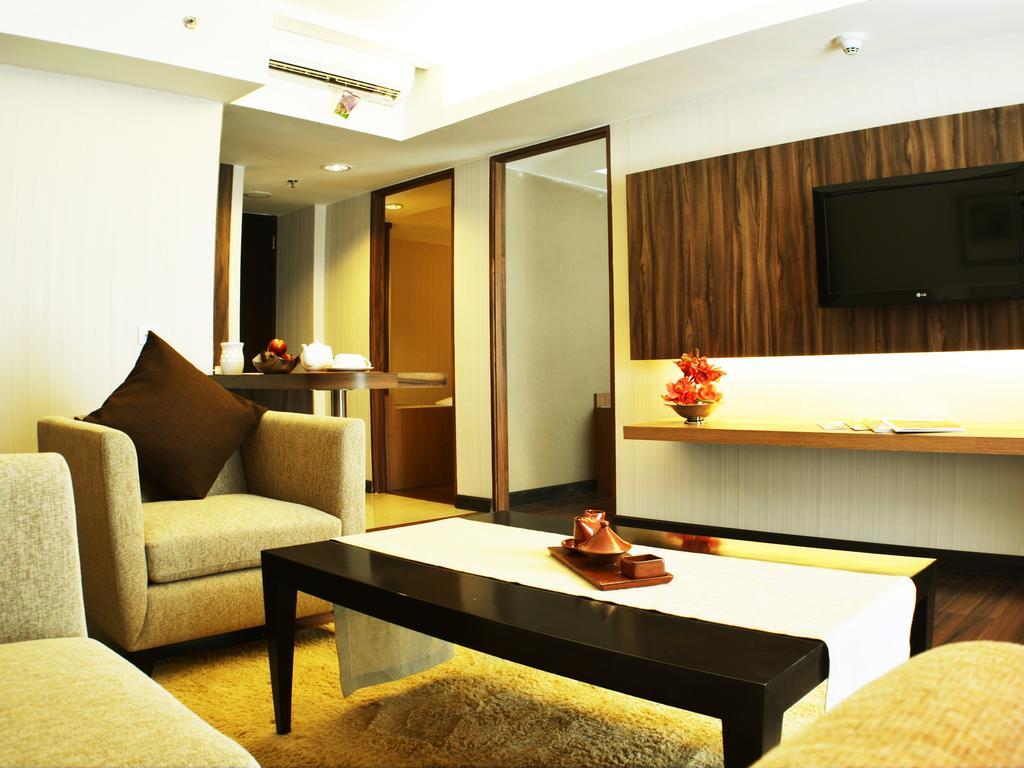 Готель Ramada By Wyndham Bali Sunset Road Kuta Семіньяк Екстер'єр фото