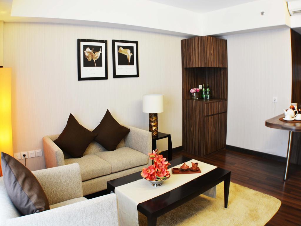 Готель Ramada By Wyndham Bali Sunset Road Kuta Семіньяк Екстер'єр фото