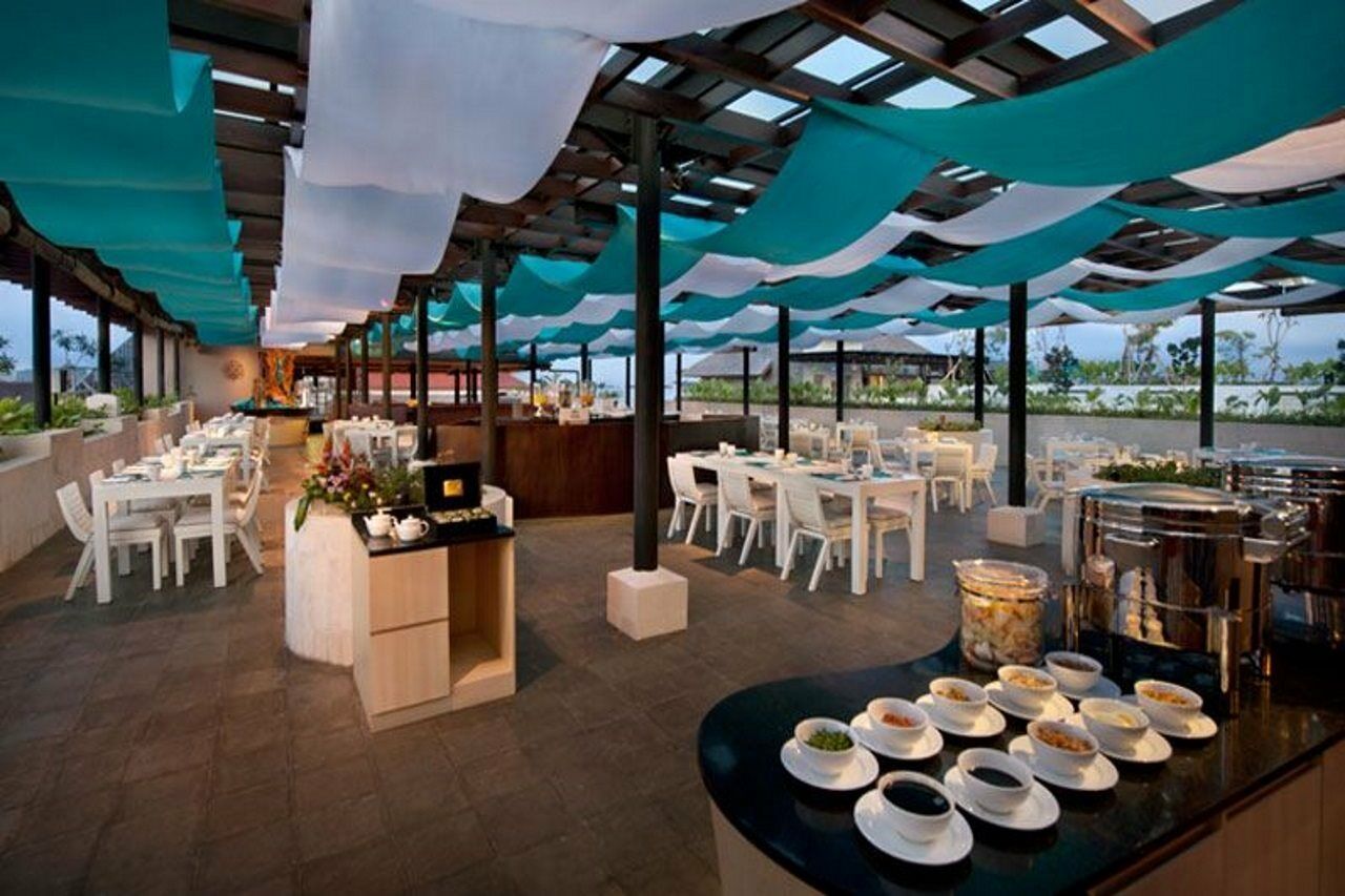 Готель Ramada By Wyndham Bali Sunset Road Kuta Семіньяк Екстер'єр фото