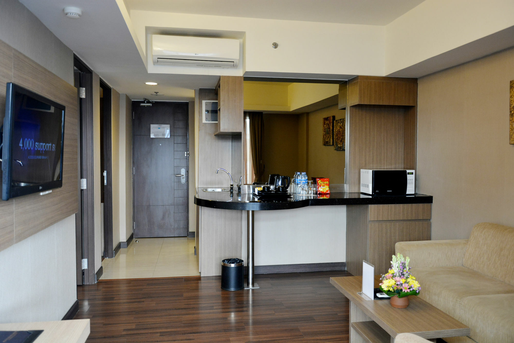 Готель Ramada By Wyndham Bali Sunset Road Kuta Семіньяк Екстер'єр фото