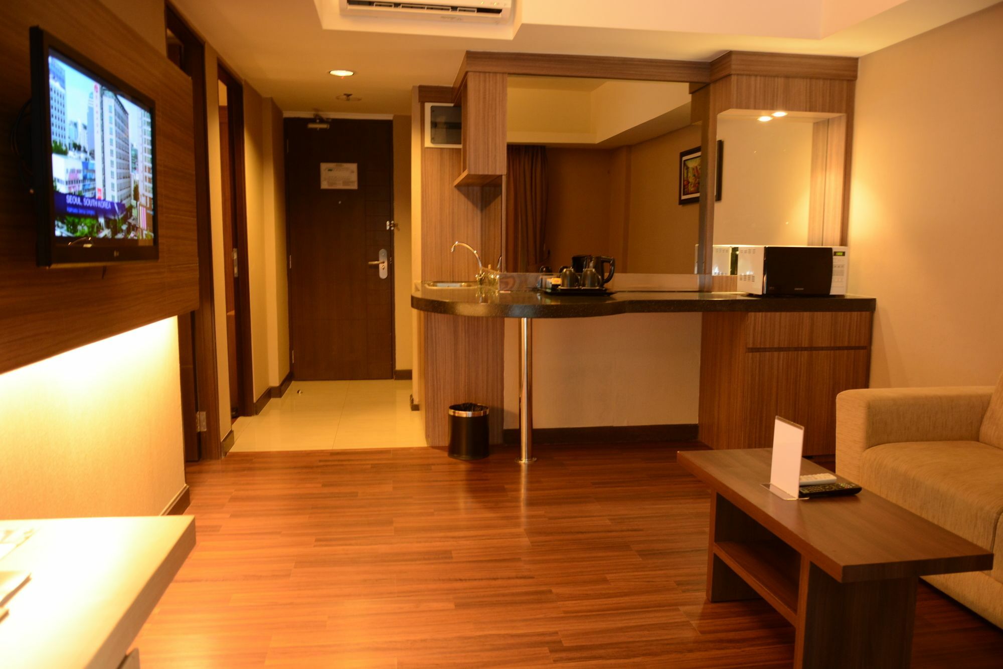 Готель Ramada By Wyndham Bali Sunset Road Kuta Семіньяк Екстер'єр фото