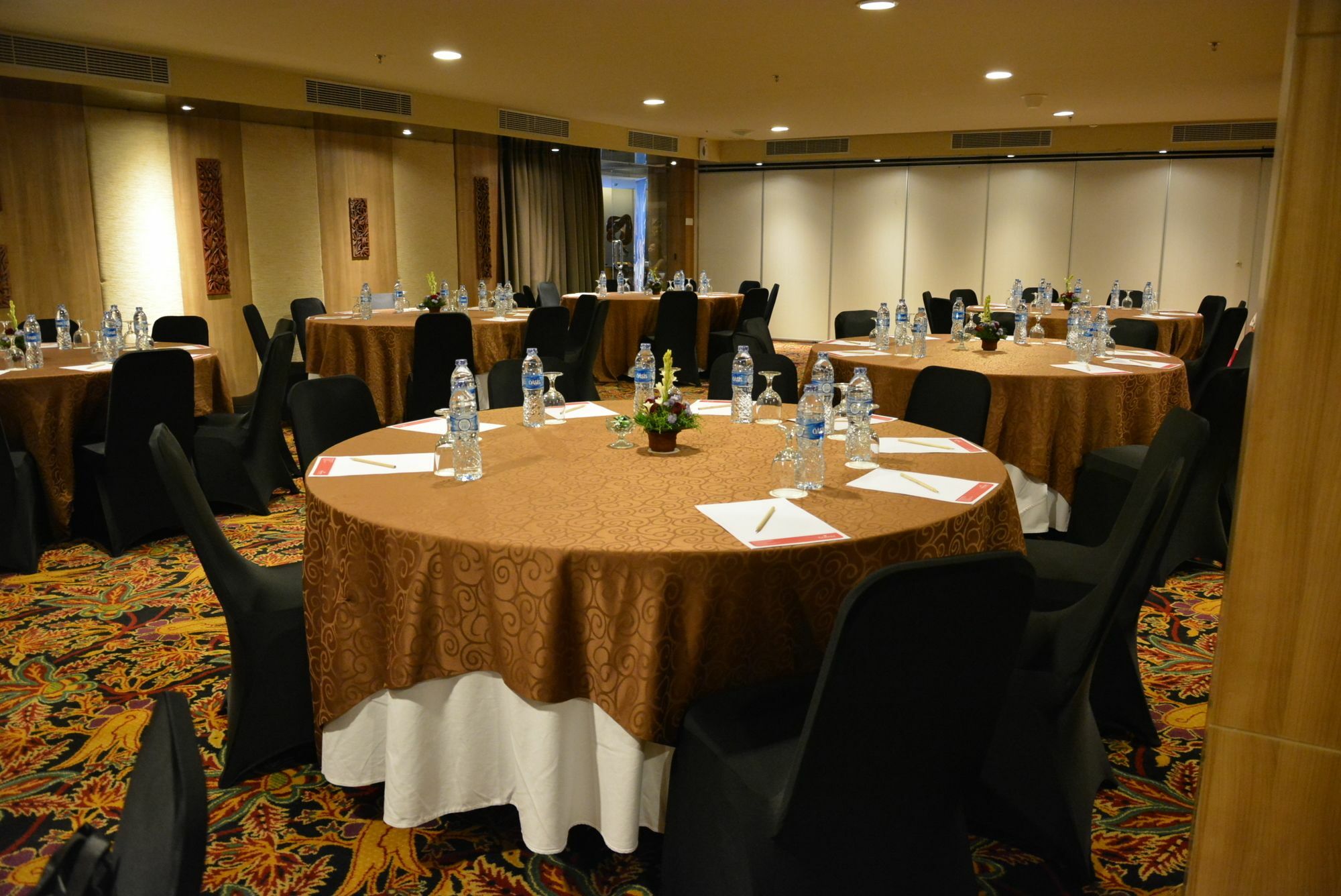 Готель Ramada By Wyndham Bali Sunset Road Kuta Семіньяк Екстер'єр фото