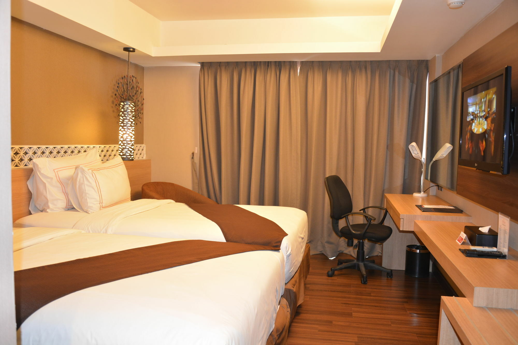 Готель Ramada By Wyndham Bali Sunset Road Kuta Семіньяк Екстер'єр фото