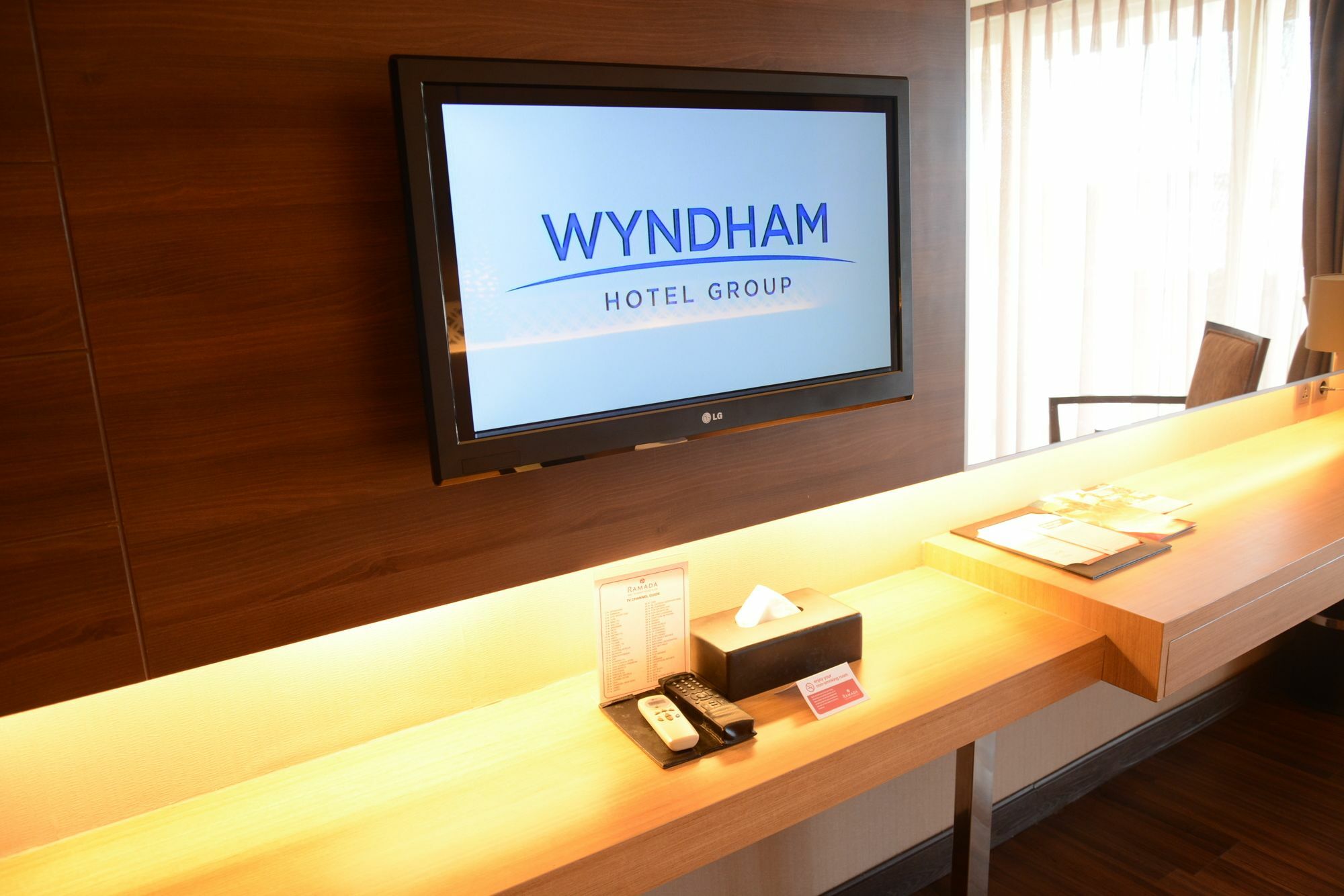 Готель Ramada By Wyndham Bali Sunset Road Kuta Семіньяк Екстер'єр фото